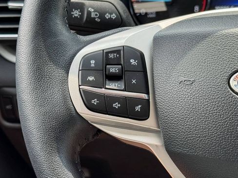 Used 2023 Ford Explorer XLT w/ Equipment Group 202A AWD/4WD image 26