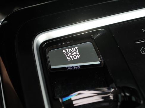 Used 2024 BMW 750e xDrive AWD/4WD image 27