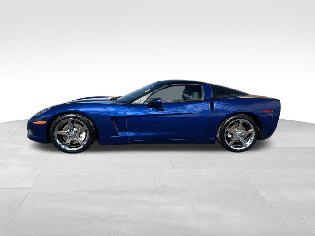 Used 2005 Chevrolet Corvette Coupe w/ Preferred Equipment Group RWD image 2