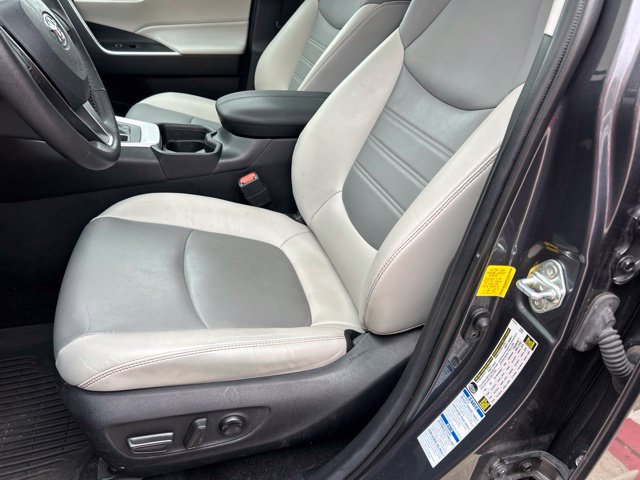 Used 2020 Toyota RAV4 XLE Premium AWD/4WD image 14