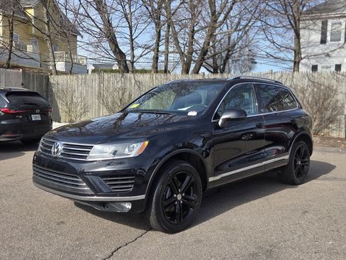 Used 2017 Volkswagen Touareg Wolfsburg Edition image 2