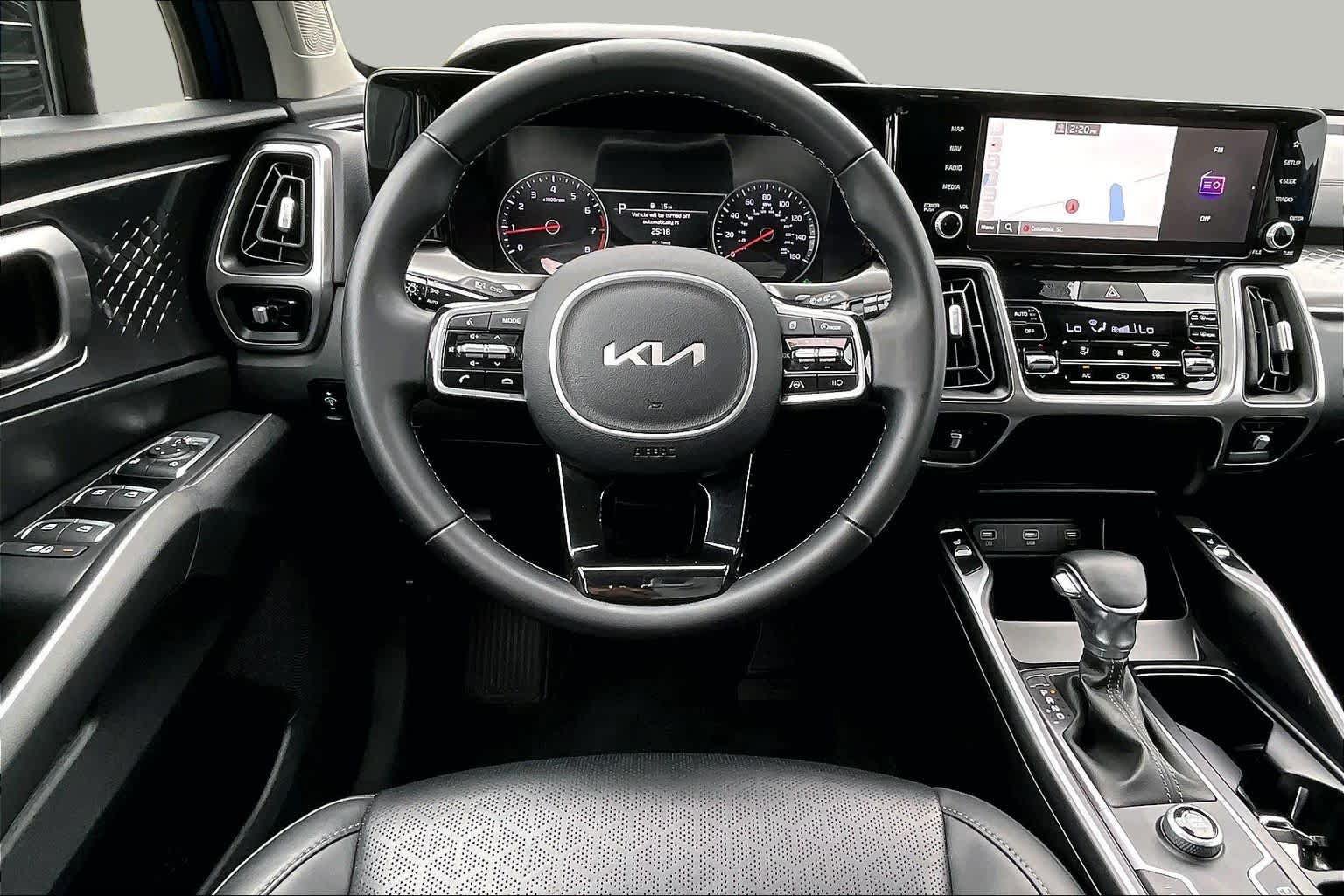 Used 2022 Kia Sorento S w/ Panoramic Sunroof Package FWD image 5