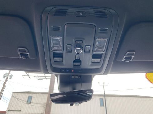 Certified 2025 GMC Yukon XL AT4 w/ AT4 Premium Plus Package AWD/4WD image 23