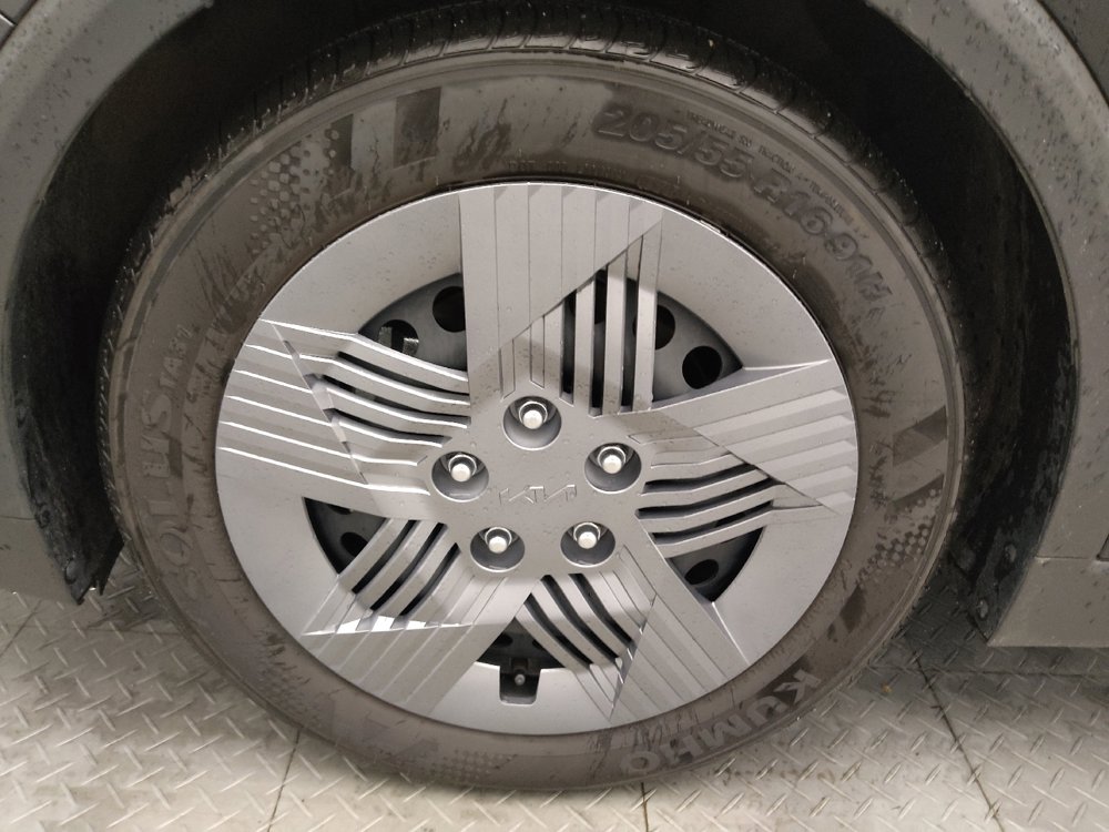 Used 2025 Kia K4 FWD image 31