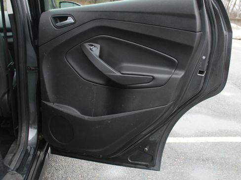 Used 2017 Ford C-MAX Energi SE w/ Cold Weather Package FWD image 16