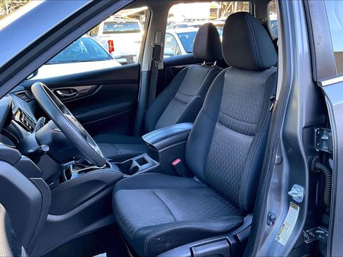 Used 2017 Nissan Rogue S image 7