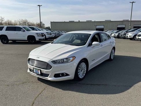 Used 2015 Ford Fusion SE w/ Equipment Group 502A image 5