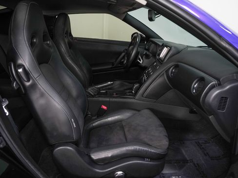 Used 2014 Nissan GT-R Premium AWD/4WD image 27