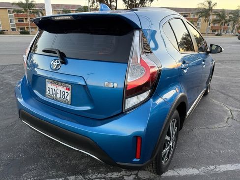 Used 2018 Toyota Prius C One image 8