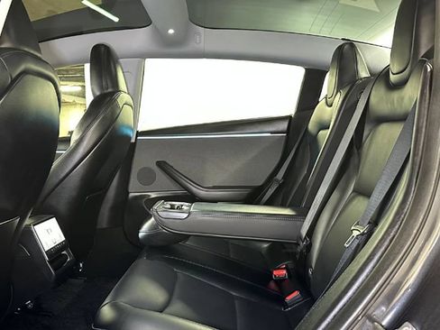 Used 2024 Tesla Model 3 Long Range RWD image 22