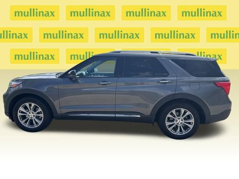 Used 2021 Ford Explorer Limited w/ Equipment Group 301A RWD image 3