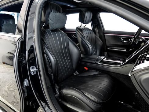 Used 2022 Mercedes-Benz S 580 4MATIC Sedan w/ AMG Line Package image 32