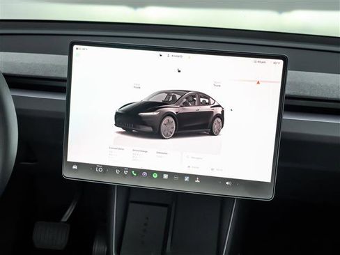 Used 2026 Tesla Model Y 2WD image 26