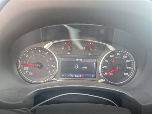 Used 2024 GMC Terrain SLT AWD/4WD image 4