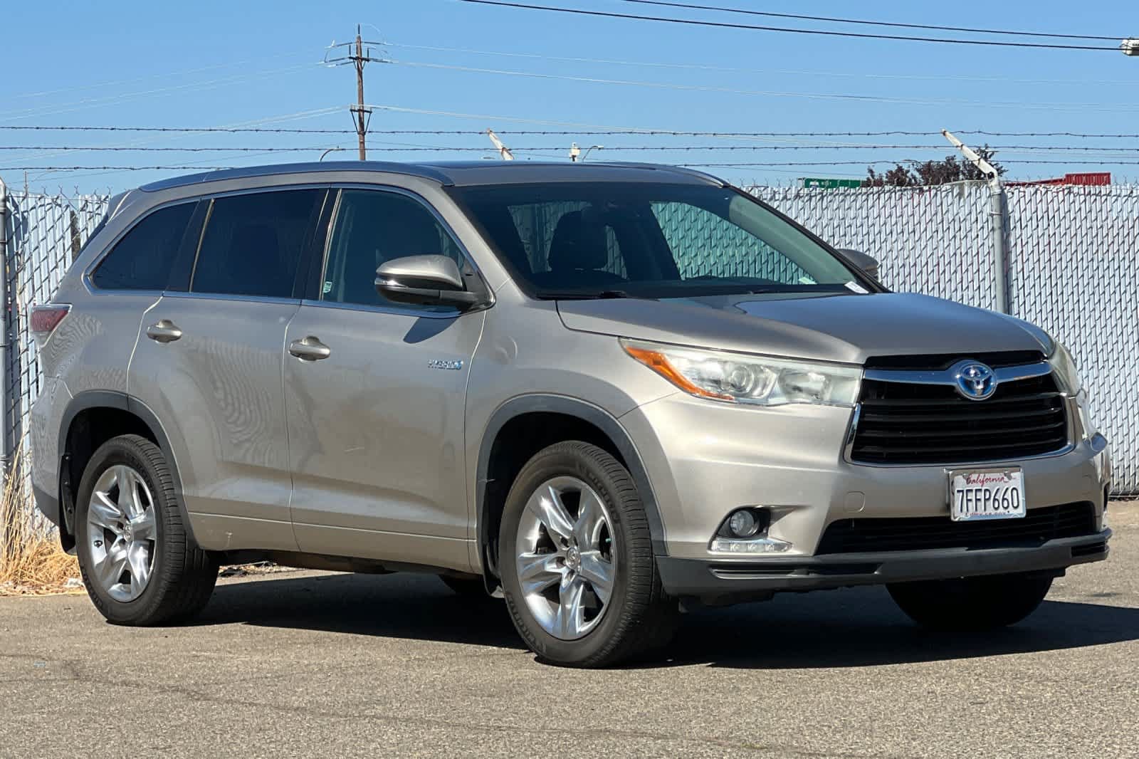 Used 2014 Toyota Highlander Limited Platinum AWD/4WD image 7
