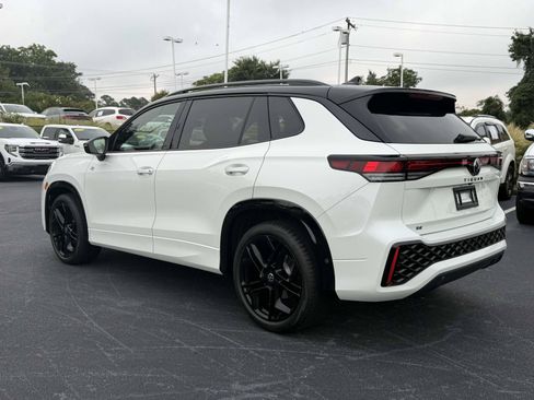 Certified 2026 Volkswagen Tiguan SE R-Line FWD image 5
