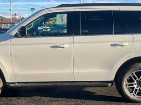 New 2026 Ford Expedition Active RWD image 5