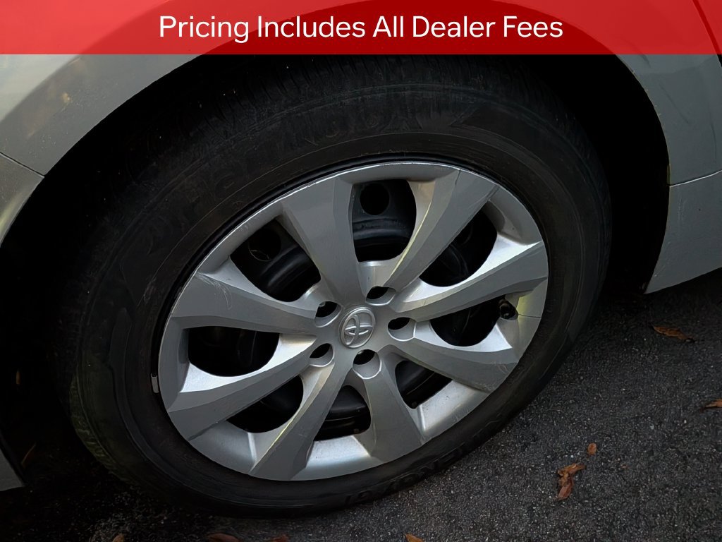 Used 2020 Toyota Corolla LE FWD image 9