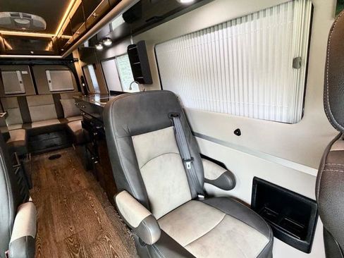 Used 2017 Mercedes-Benz Sprinter 3500 image 62
