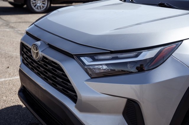 Used 2025 Toyota RAV4 XLE AWD/4WD image 13