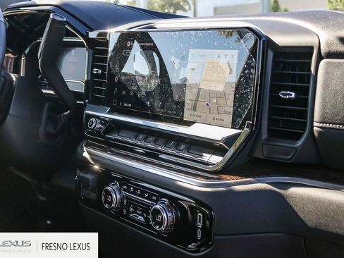 Used 2025 GMC Sierra 3500 SLE w/ SLE Convenience Package AWD/4WD image 17