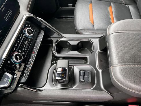 Used 2024 GMC Sierra 1500 AT4 w/ Technology Package image 33