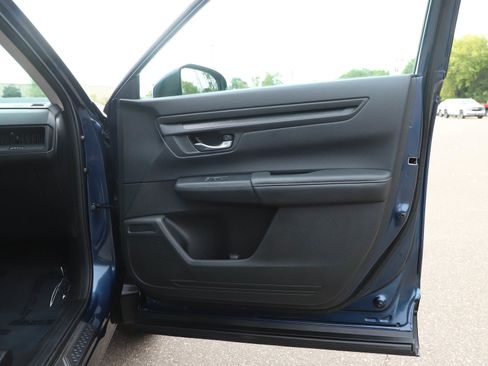 Used 2025 Honda CR-V LX image 9