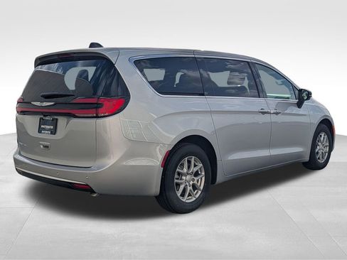 New 2026 Chrysler Pacifica Select FWD image 2