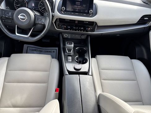 Used 2022 Nissan Rogue SV w/ SV Premium Package image 22