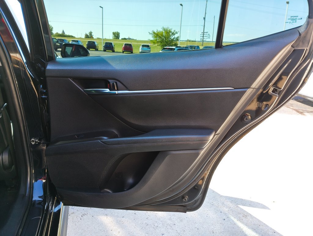 Used 2024 Toyota Camry SE FWD image 12
