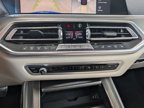 Used 2019 BMW X5 xDrive40i w/ M Sport Package AWD/4WD image 17