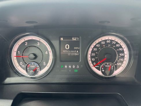 Used 2018 RAM 2500 Tradesman w/ Chrome Appearance Group image 18