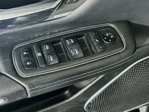 Used 2019 RAM 1500 Laramie w/ Sport Appearance Package AWD/4WD image 15