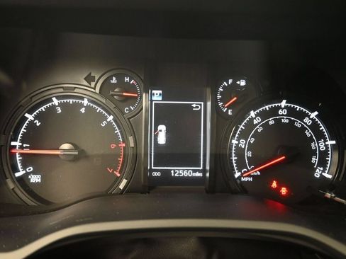 Used 2024 Toyota 4Runner SR5 RWD image 7