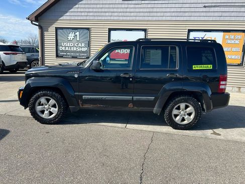 Used 2009 Jeep Liberty Sport w/ Popular Equipment Group image 8