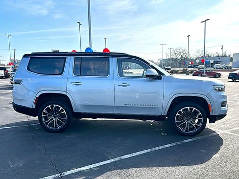 Used 2022 Jeep Grand Wagoneer Series III w/ Rear Seat Video Group 1 image 9