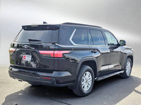 Used 2023 Toyota Sequoia SR5 w/ SR5 Premium Package AWD/4WD image 66