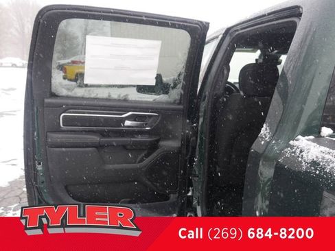 New 2026 RAM 1500 4x4 Crew Cab image 19