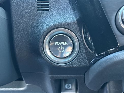 Used 2025 Lexus ES 300h w/ Premium Package image 32