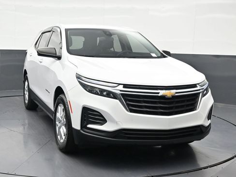Used 2024 Chevrolet Equinox LS FWD image 8