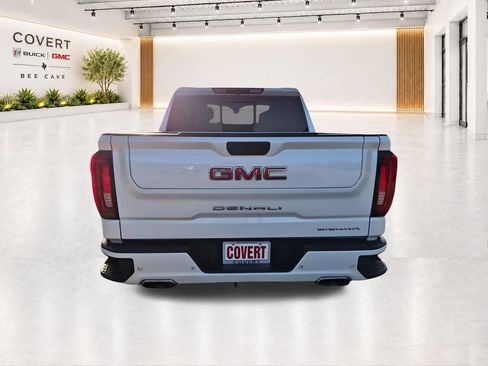 Used 2020 GMC Sierra 1500 AT4 w/ AT4 Premium Package AWD/4WD image 14