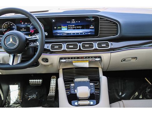 New 2026 Mercedes-Benz GLS 580 4MATIC image 13