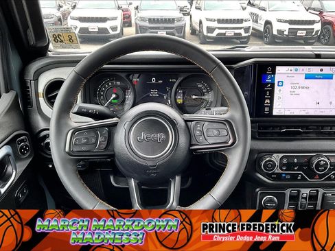 Used 2024 Jeep Wrangler Willys image 5