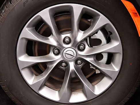 Used 2026 Chrysler Pacifica Limited FWD image 9