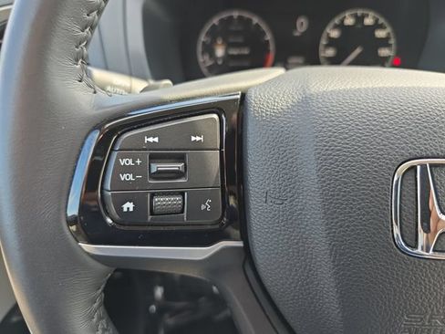 Used 2025 Honda Odyssey EX-L image 21
