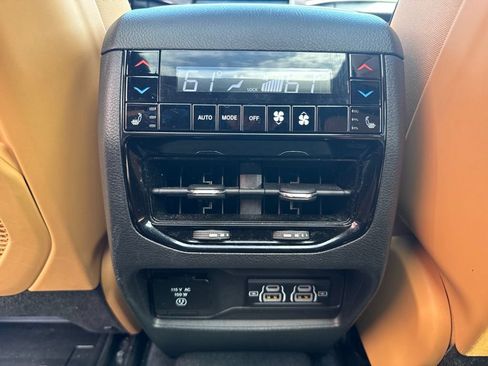 Used 2024 Jeep Grand Cherokee L Summit w/ High Altitude Package AWD/4WD image 57