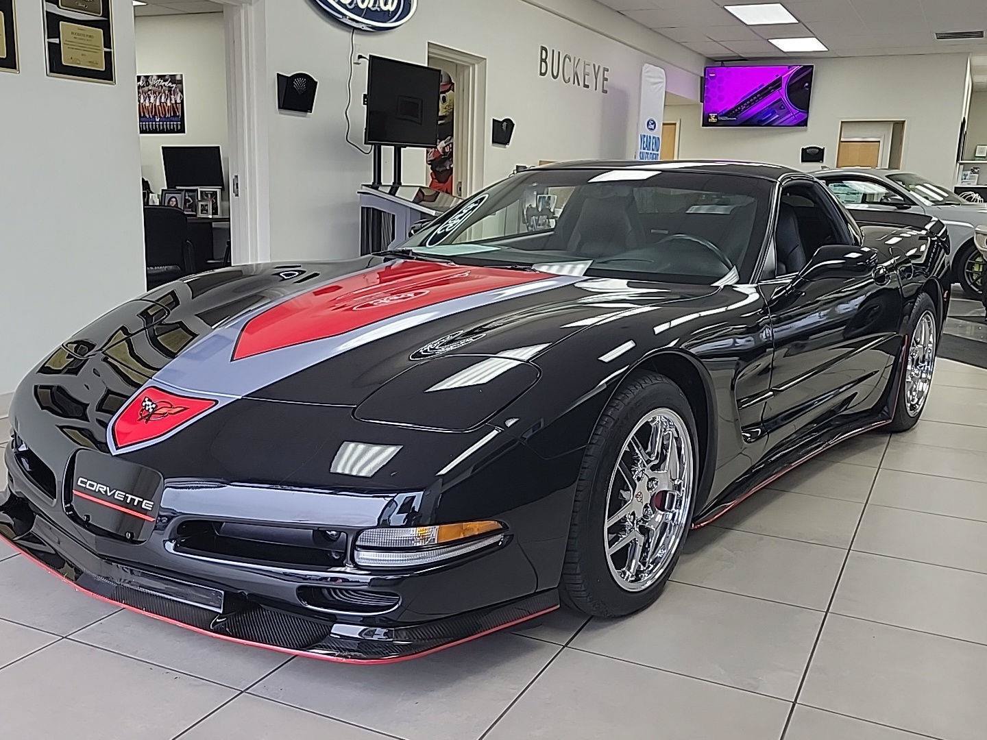 Used 2004 Chevrolet Corvette Coupe w/ Preferred Equipment Group RWD image 4