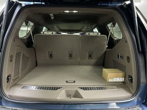 New 2026 GMC Yukon XL Denali w/ Denali Reserve Package image 27