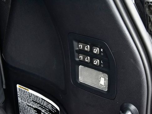 Used 2011 Lexus LX 570 4WD image 18