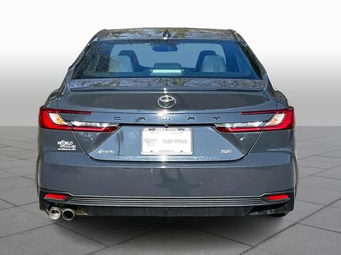 Used 2025 Toyota Camry SE FWD image 5
